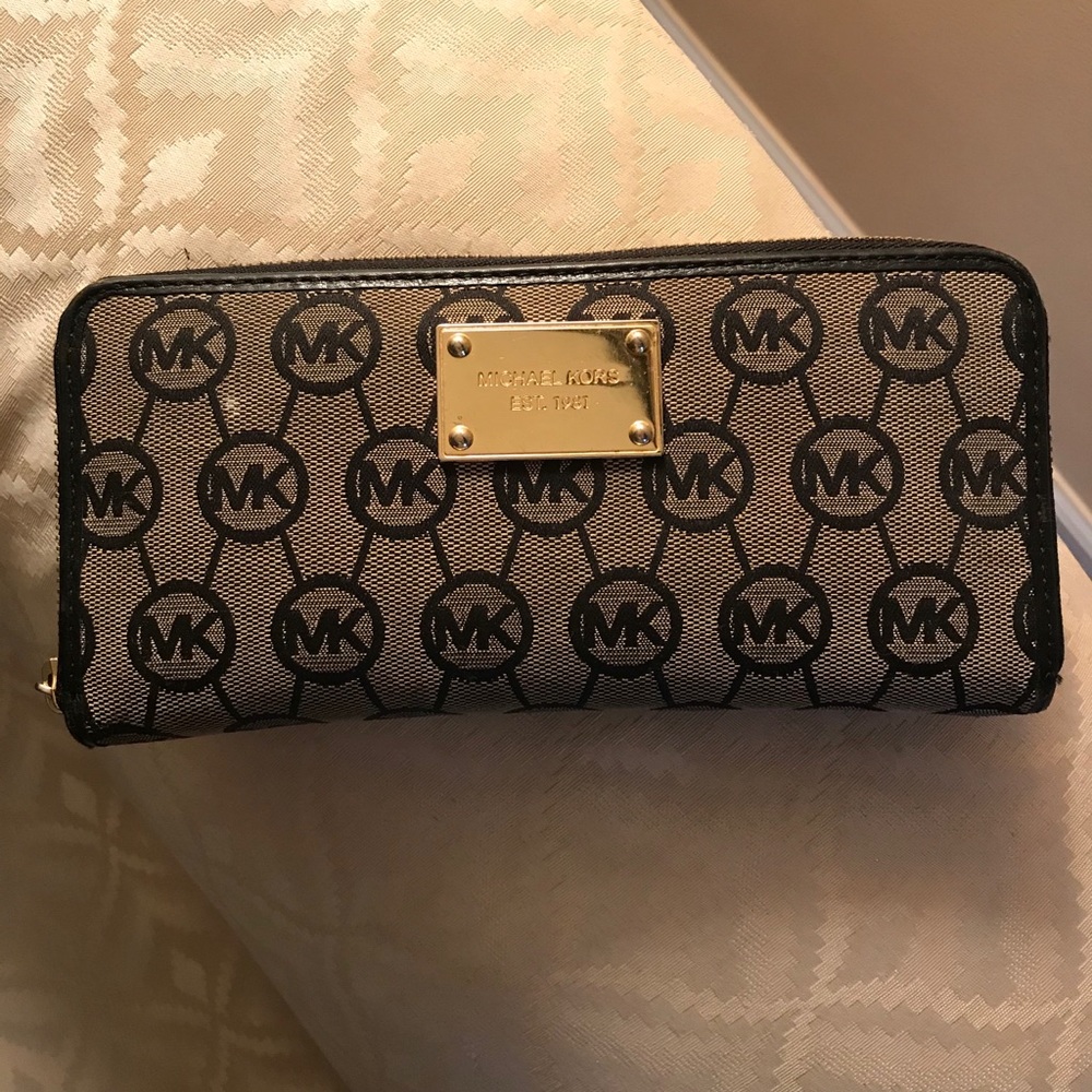 Micheal Kors Women’s Wallet